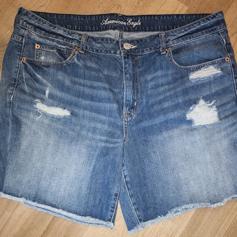American Eagle Distressed Medium Wash Jean Shorts with Raw Edge - Picture 3 of 8